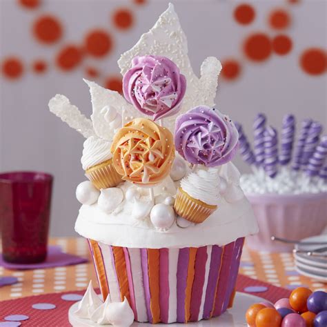 giant-cupcake-cake-wilton image