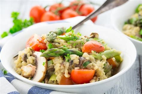 vegan-risotto-with-asparagus-and-mushrooms image