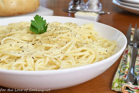 spaghetti-with-pecorino-romano-and-black-pepper image