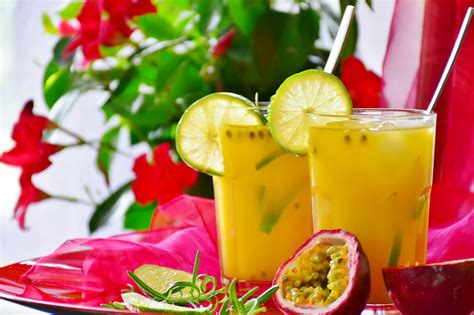 4-delicious-passion-fruit-recipes-full-of-latin-flavor image