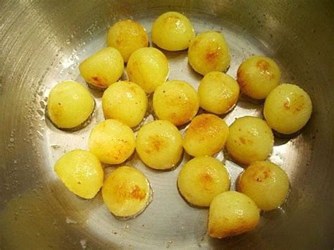 potato-balls-recipe-fried-potato-balls-eatwell101 image