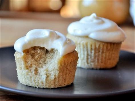 banana-cupcakes-with-cream-cheese-frosting-baking image