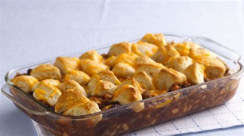 cheesy-biscuit-bean-and-beef-casserole image