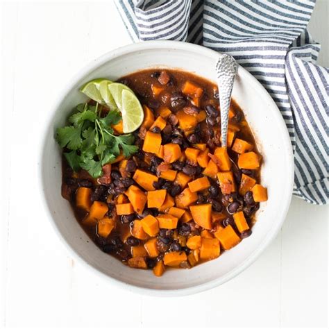 5-ingredient-black-bean-sweet-potato-chili-slow-cooker image