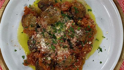 meatballs-with-tomato-basil-sauce-ctv image