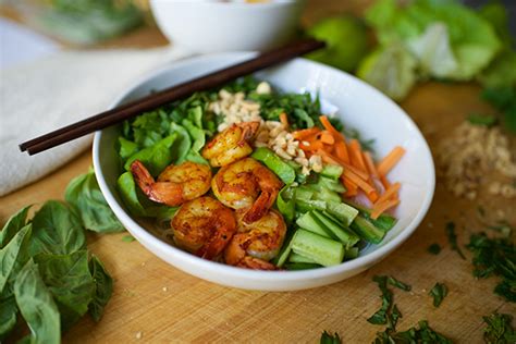 shrimp-noodle-bowl-recipe-bodi-the-beachbody-blog image