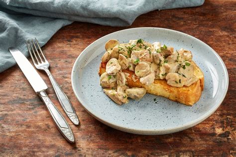creamy-dijon-mushrooms-on-toasted-brioche image