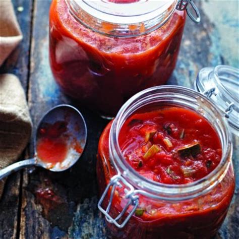 fresh-herbed-tomato-sauce-recipe-chatelaine image