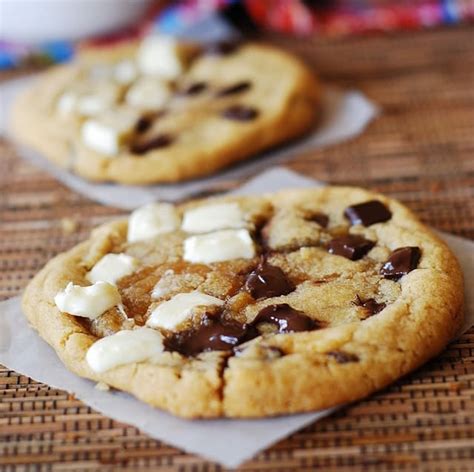 chocolate-chip-and-white-chocolate-chip-cookies image