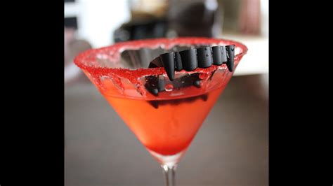 killer-halloween-party-cocktail-vampire-kiss-martini image