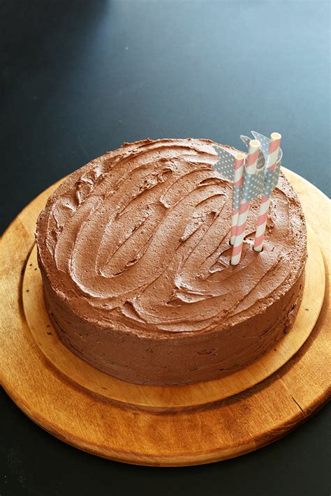 simple-vegan-chocolate-cake-minimalist-baker image