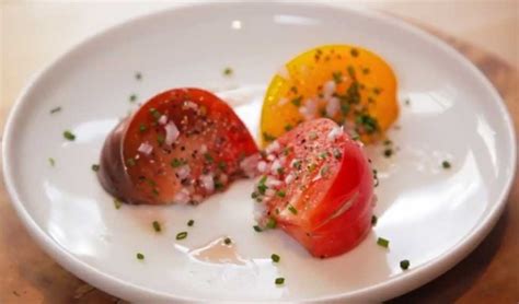 marinated-heirloom-tomatoes-relish image