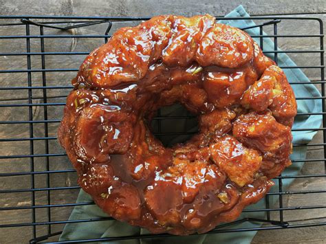 simple-apple-cinnamon-monkey-bread-made-with-biscuits image