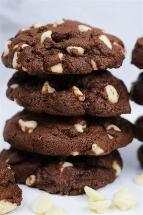 chocolate-white-chocolate-chip-cookies-two-sisters image