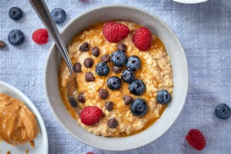 healthy-chocolate-peanut-butter-oatmeal-breakfast image