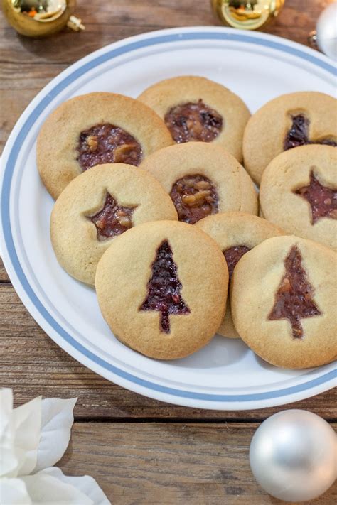 jam-filled-cookies-binkys-culinary-carnival image