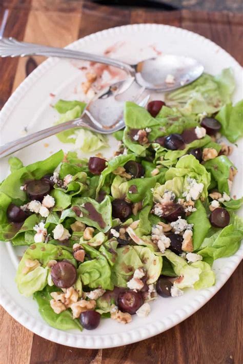 butter-lettuce-salad-with-grapes-and-gorgonzola image
