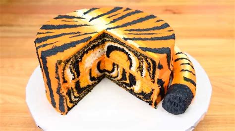 how-to-make-a-tiger-cake-book image