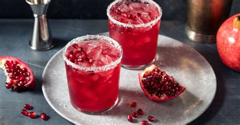 17-best-pomegranate-cocktails-insanely-good image