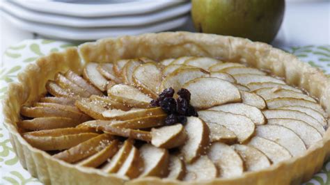 cinnamon-raisin-apple-tart-recipe-pillsburycom image