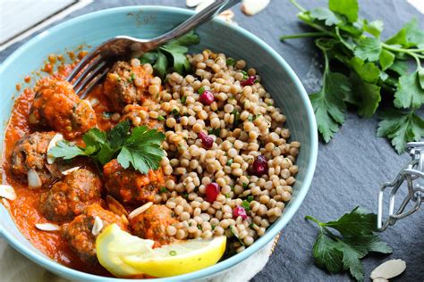 moroccan-lentil-meatballs-with-roasted-red-pepper image