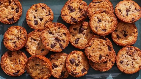 caramel-crunchchocolate-chunklet-cookies image