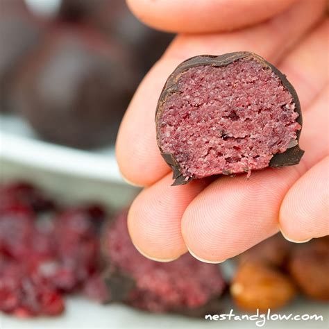 3-ingredient-cranberry-chocolate-candy-vegan image