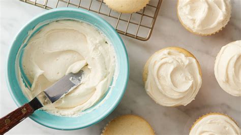 how-to-make-sugar-cookie-frosting-bettycrockercom image