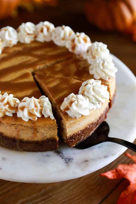 pumpkin-cheesecake-with-caramel-sauce-the image