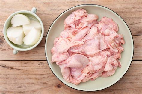 rendered-chicken-fat-schmaltz-recipe-the-spruce-eats image
