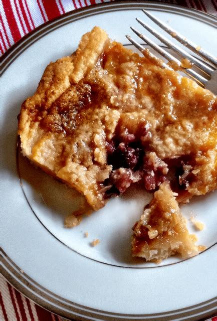 peach-blueberry-slab-pie-a-delicious-fruit-pie-to-feed-a image
