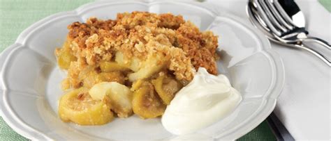 feijoa-and-apple-crumble-food-in-a-minute image