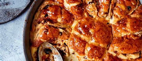 hot-cross-bun-bread-and-butter-pudding image