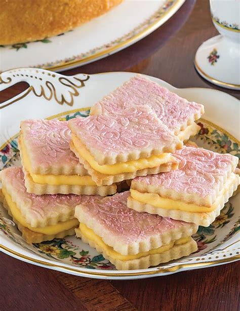 custard-cream-cookies-teatime-magazine image