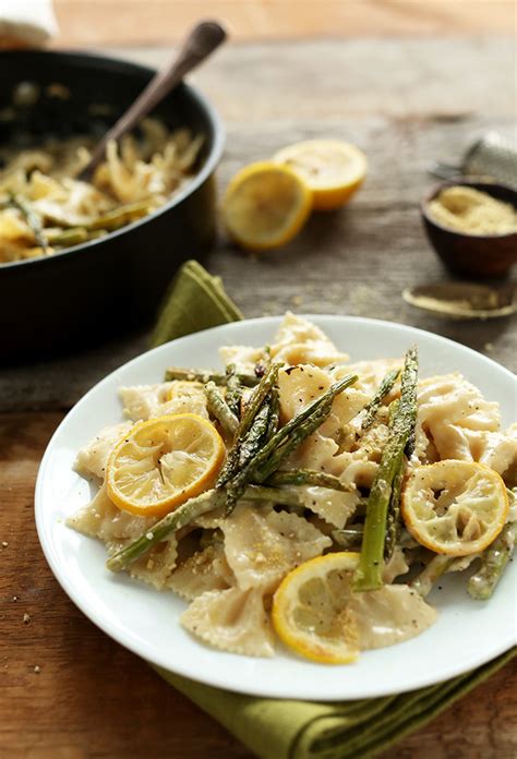 vegan-lemon-asparagus-pasta-minimalist-baker image