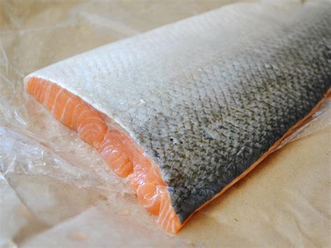 how-to-pan-sear-salmon-foodcom image