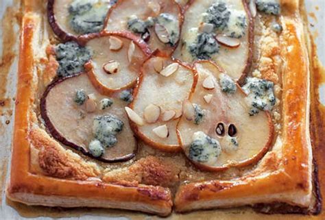 pear-tart-with-blue-cheese-and-honey-recipe-leites image
