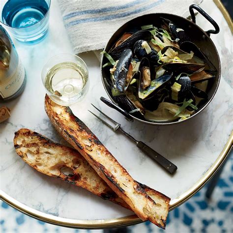 mussels-with-caramelized-fennel-and-leeks image