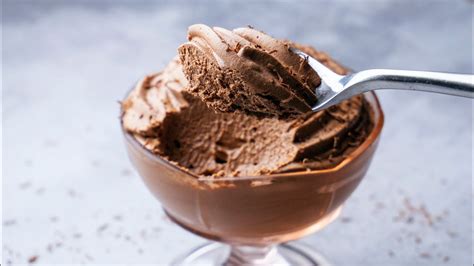 only-2-ingredient-chocolate-mousse-recipe-just-in-15 image