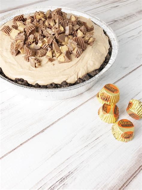 reeses-peanut-butter-no-bake-pie-kelly-lynns image
