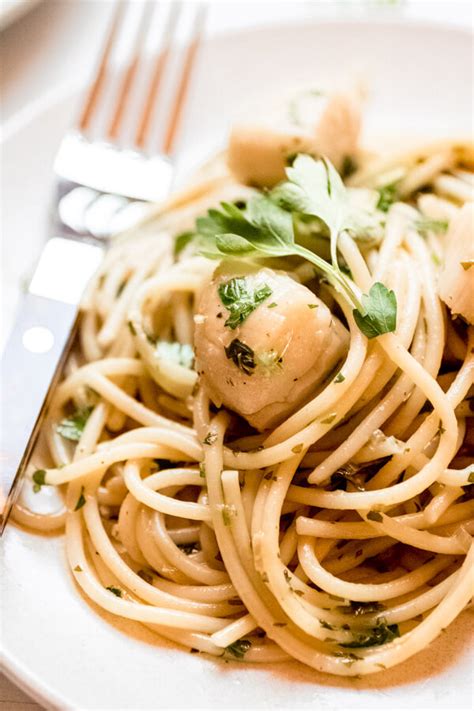 pan-seared-scallops-with-lemon-parsley-pasta-abras image