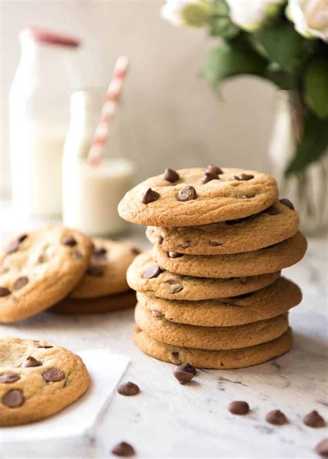 chocolate-chip-cookies-soft image