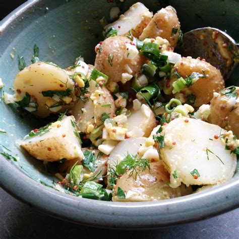 potato-and-egg-salad-with-herbs-bigoven image