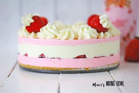 baileys-strawberries-and-cream-cheesecake-marias image