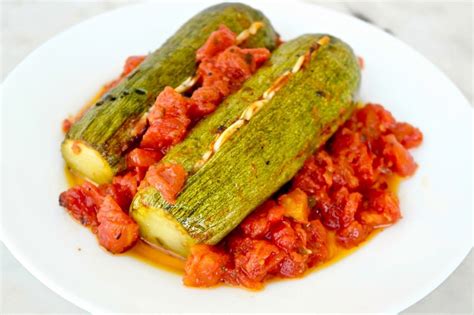 easy-roasted-zucchini-with-garlic-and-tomato-olive image
