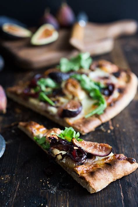 grilled-pizza-with-figs-balsamic-onions-and-gorgonzola image