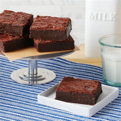 dark-decadent-fudgy-chocolate-brownies-tates image
