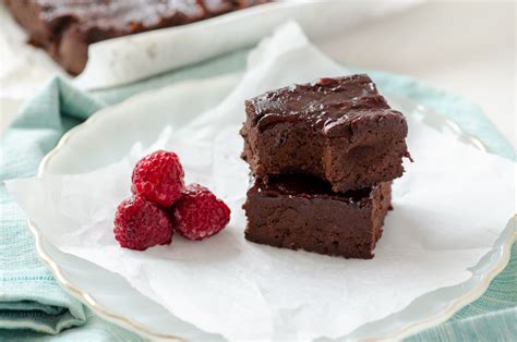 raspberry-fudgy-brownies image
