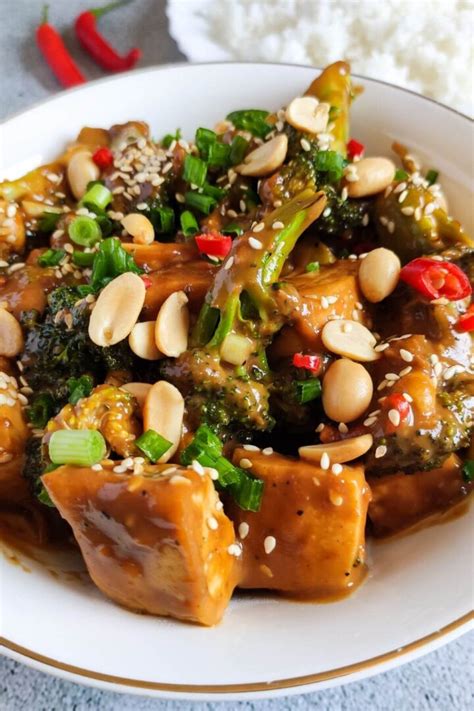 tofu-and-broccoli-stir-fry-in-peanut-sauce-quick-30 image