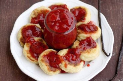 russian-syrniki-with-strawberry-sauce-tasty-kitchen image